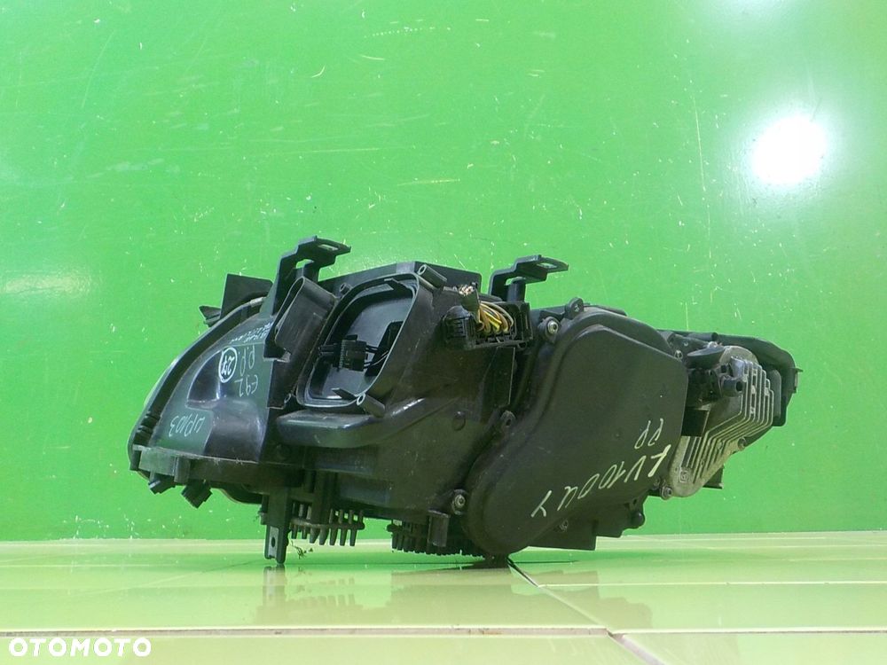 BMW E92 LIFT 2.0D AUT 10r 2D XENON lampa prawa przod - 4