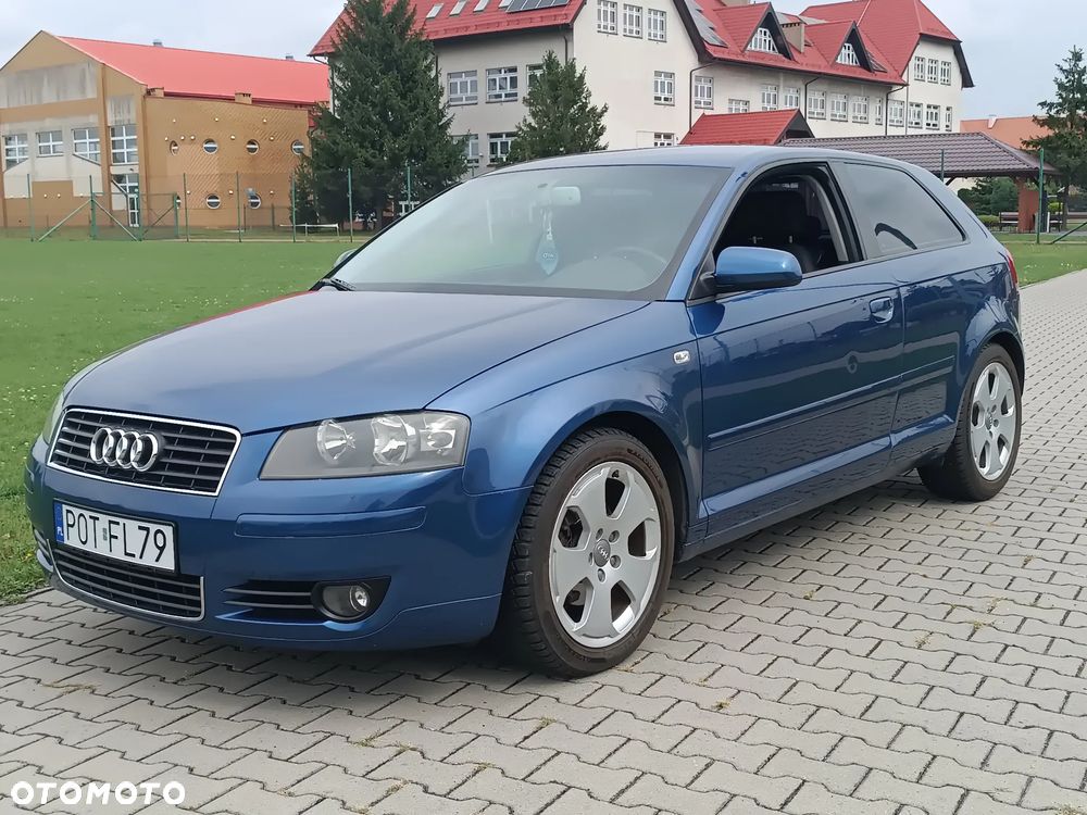 Audi A3 3-drzwiowe 1.6 Attraction - 10