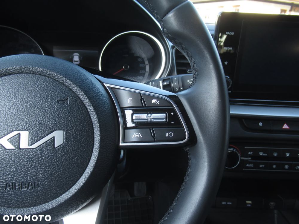 Kia Ceed 1.5 T-GDI M - 14