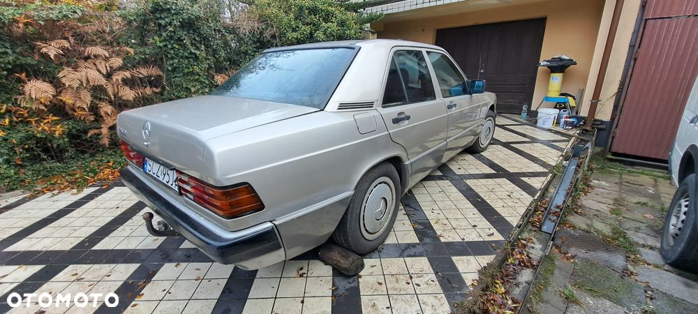 Mercedes-Benz W201 (190) - 3