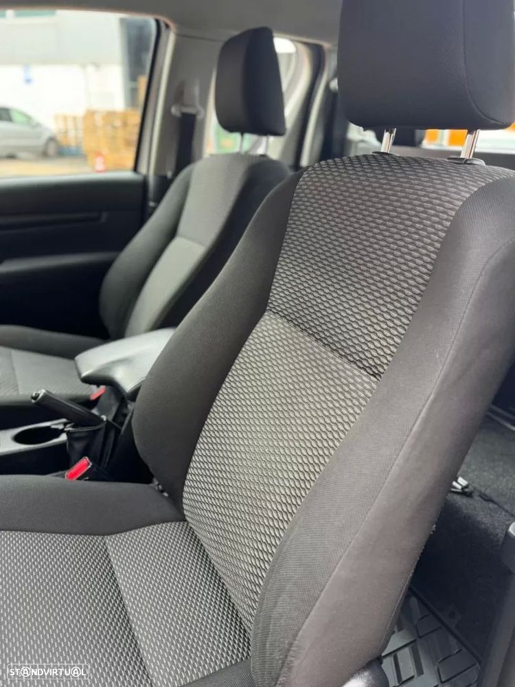 Toyota hilux 2.4 d-4d 2wd ce 3l - 10