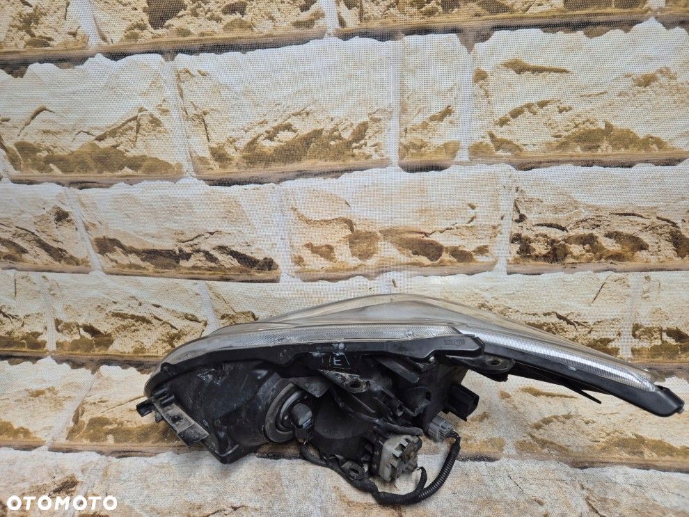 toyota prius 3 III 12\'\' full led prawa lampa europa - 8