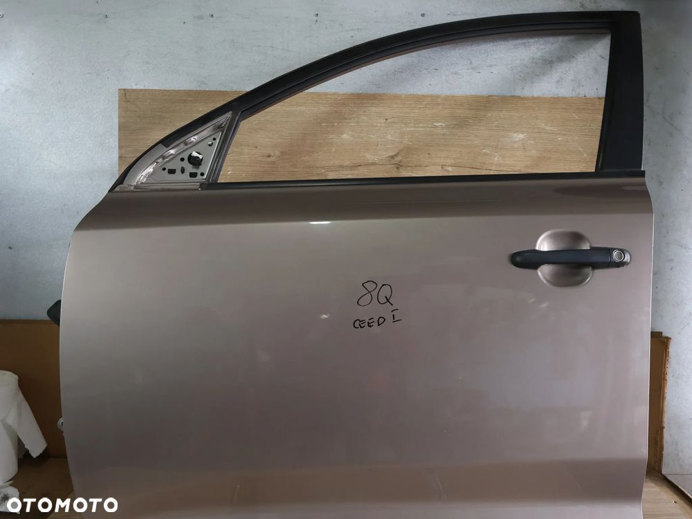 KIA CEED I HB KOMBI 06-12 DRZWI LEWE PRZÓD PRZEDNIE ŁADNE 8Q europa - 1