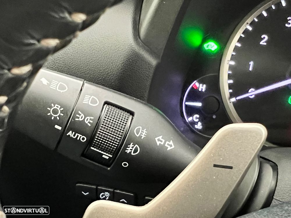 Lexus NX 300h Business - 33