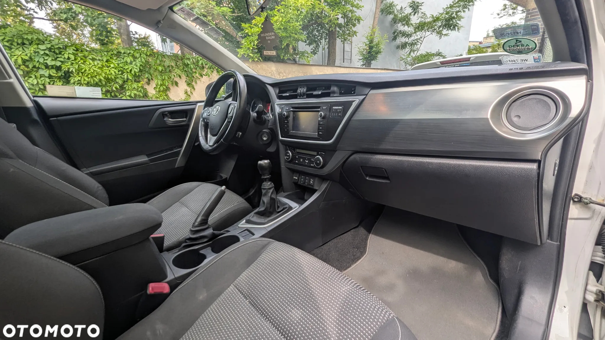 Toyota Auris 1.6 Premium Comfort - 11