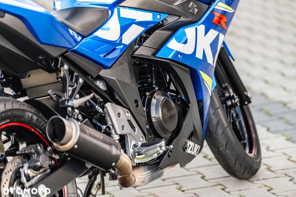 Suzuki GSX-R - 16