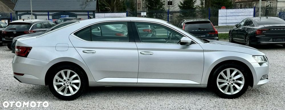 Skoda Superb 2.0 TDI SCR Ambition - 6