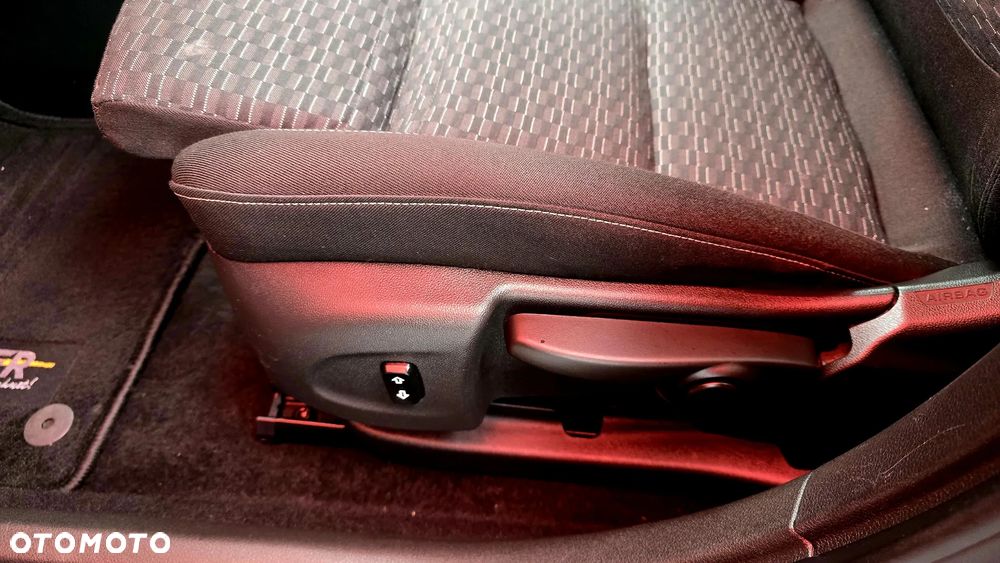 Opel Astra 1.4 T Dynamic - 21