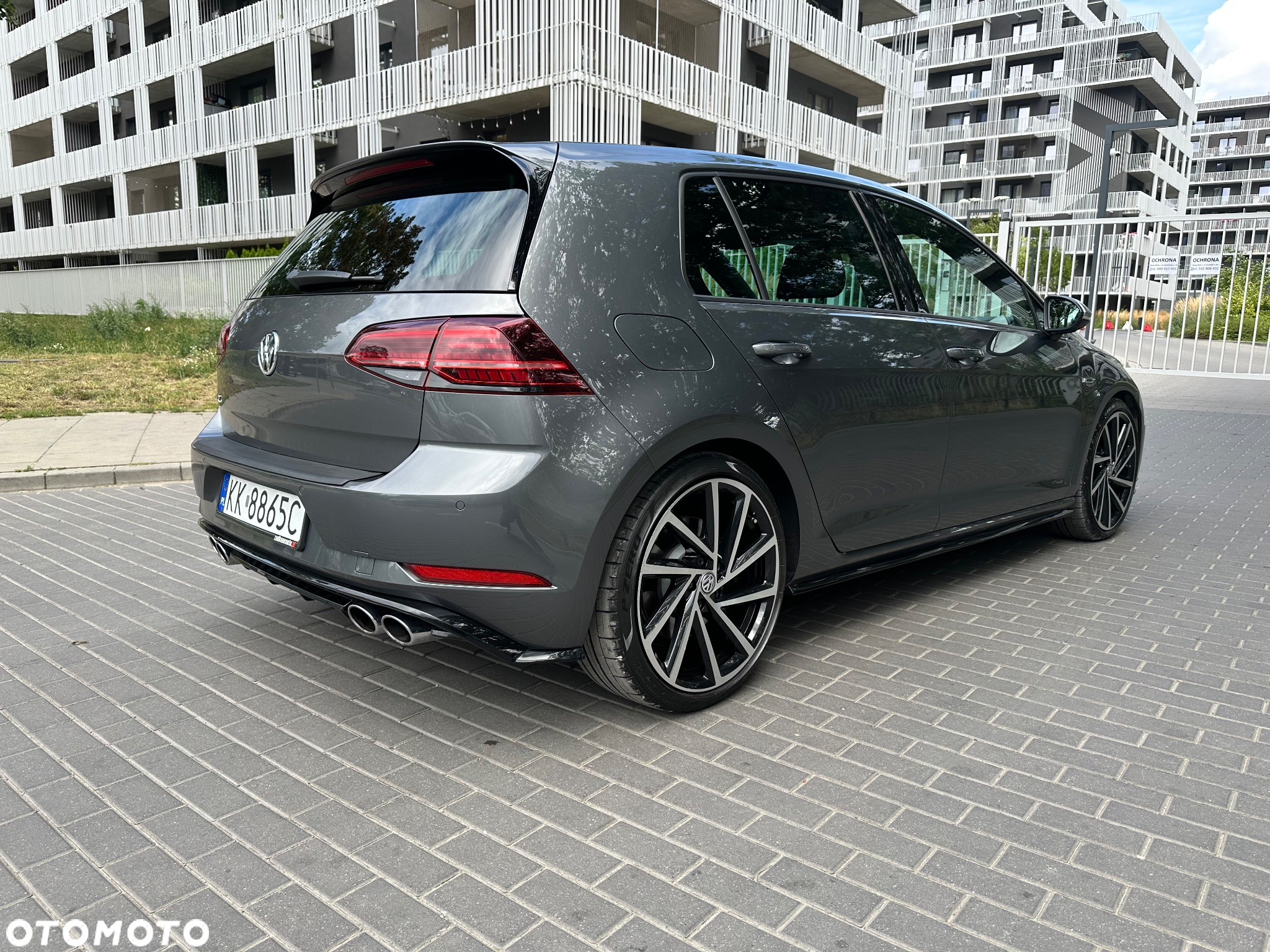 Volkswagen Golf VII 2.0 TSI BMT 4Mot R DSG - 3
