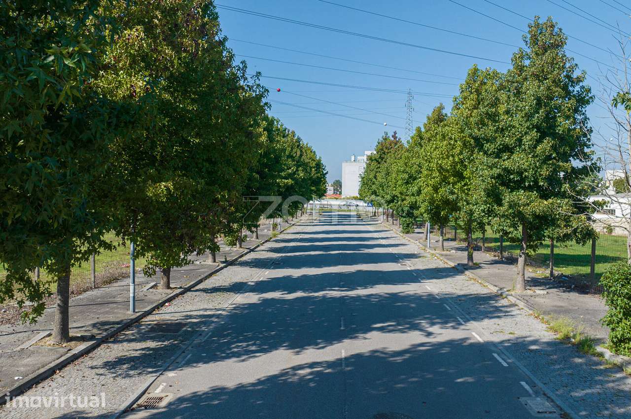 Lote para moradia a 250m Estação Palmilheira/Águas Santas, Maia. - Grande imagem: 2/14