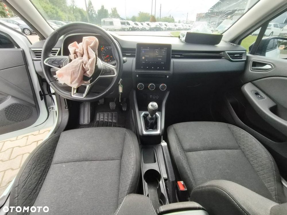 Renault Clio - 11