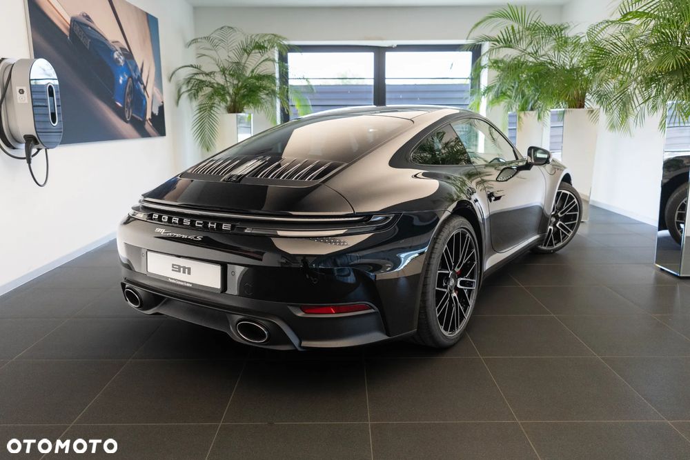 Porsche 911 Carrera 4S - 37