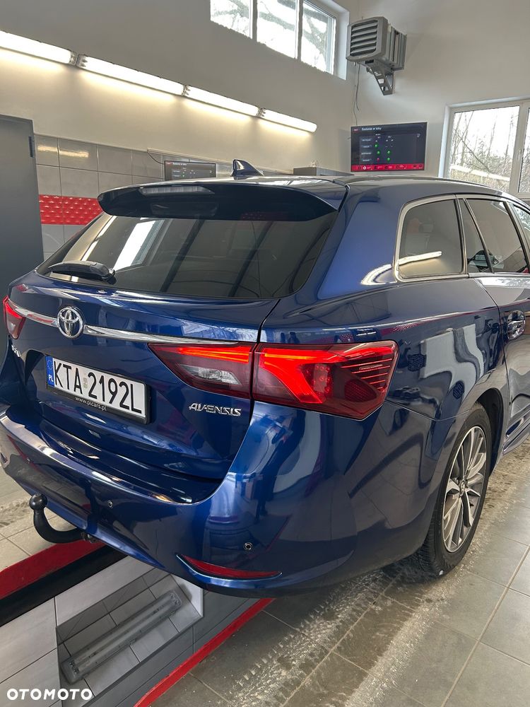Toyota Avensis 2.0 D-4D Premium - 9
