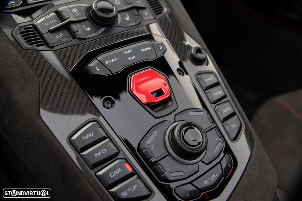 Lamborghini Aventador LP780-4 Ultimae Roadster - 37