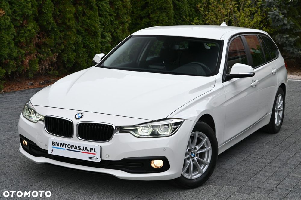 BMW Seria 3 320d xDrive Advantage
