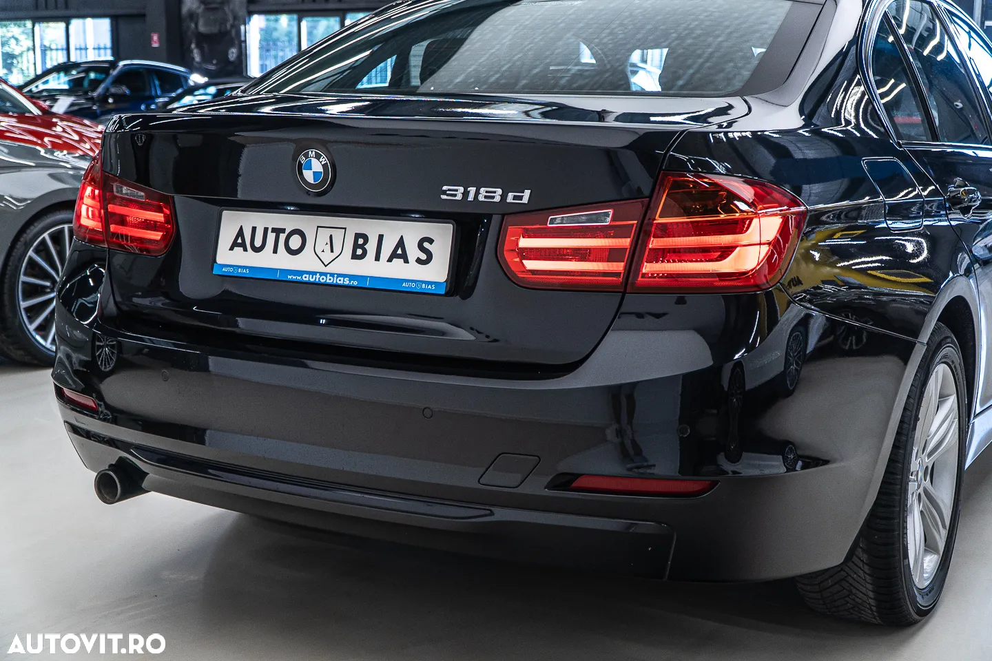 BMW Seria 3 318d Sport Line - 13