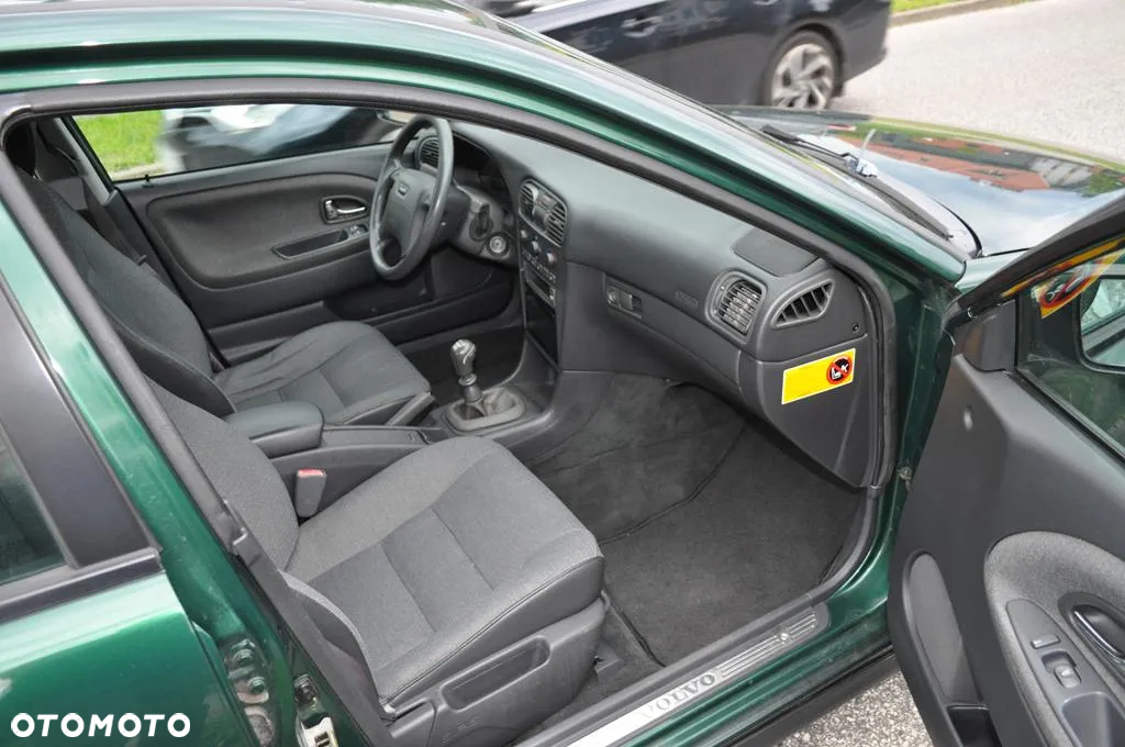 Volvo S40 1.8 - 12