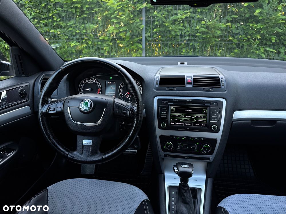 Skoda Octavia 2.0 TDI CR DPF DSG RS - 36