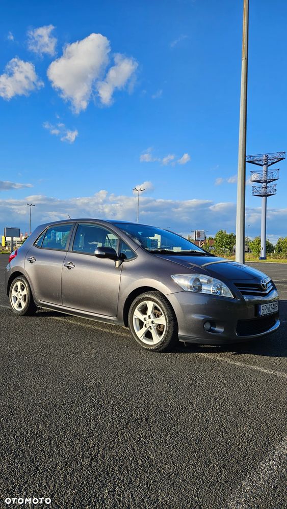 Toyota Auris 1.6 Premium - 12