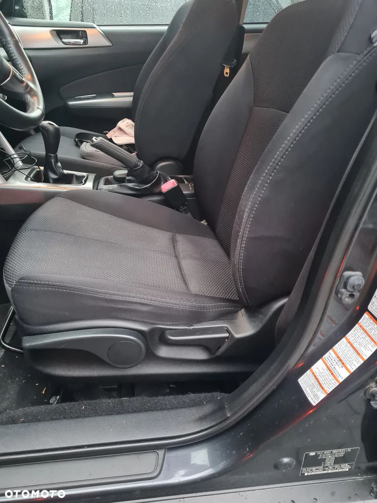 Subaru Forester 2.0X Exclusive - 10