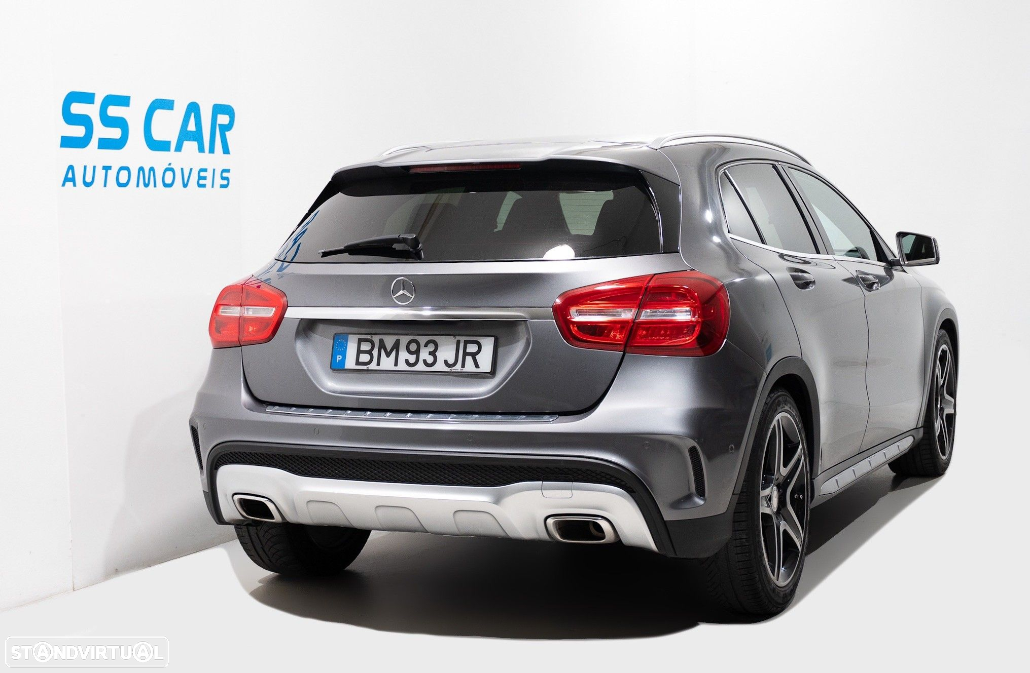 Mercedes-Benz GLA 180 d AMG Line - 3