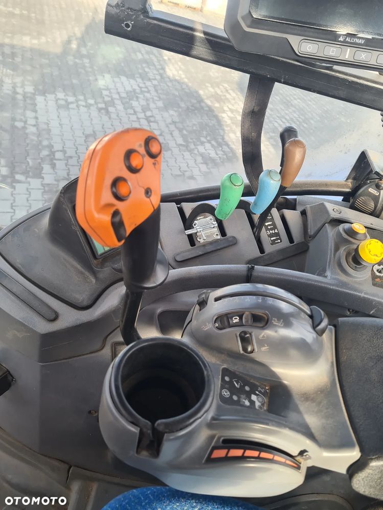 New Holland T7040 AutoCommand - 8