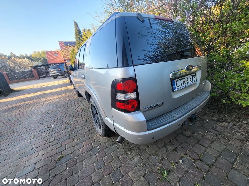 Ford Explorer 4.0 4WD - 8