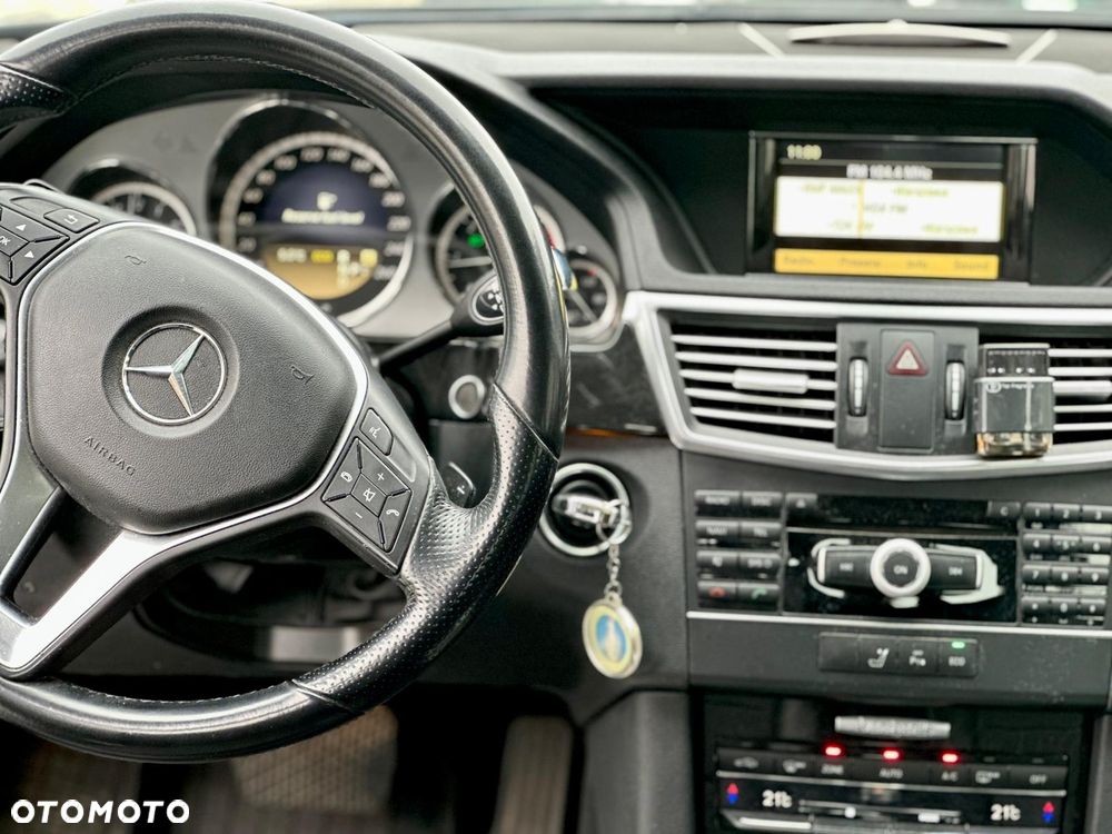 Mercedes-Benz Klasa E 220 CDI BlueEff Avantgarde - 3