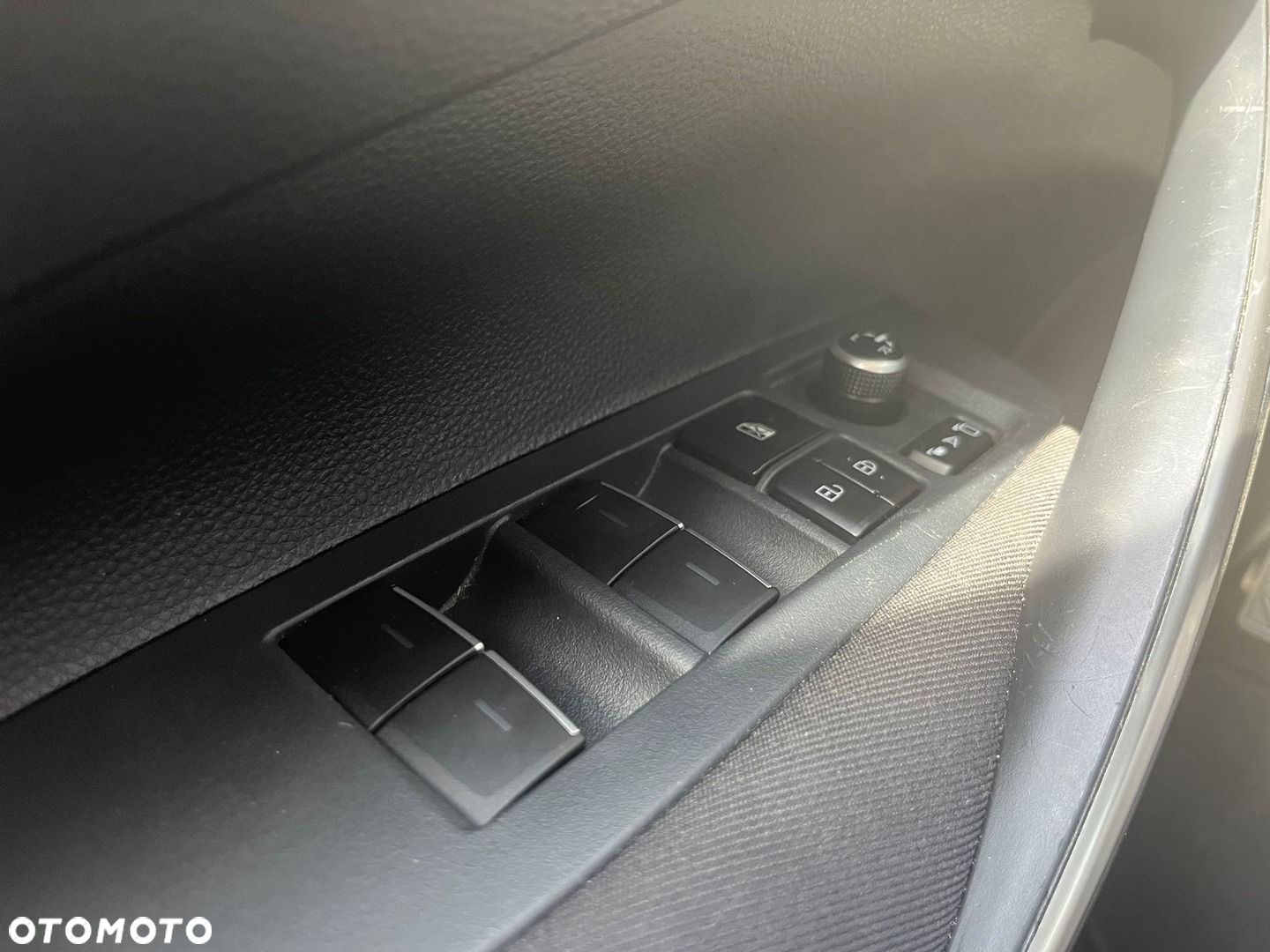 Toyota Corolla - 28