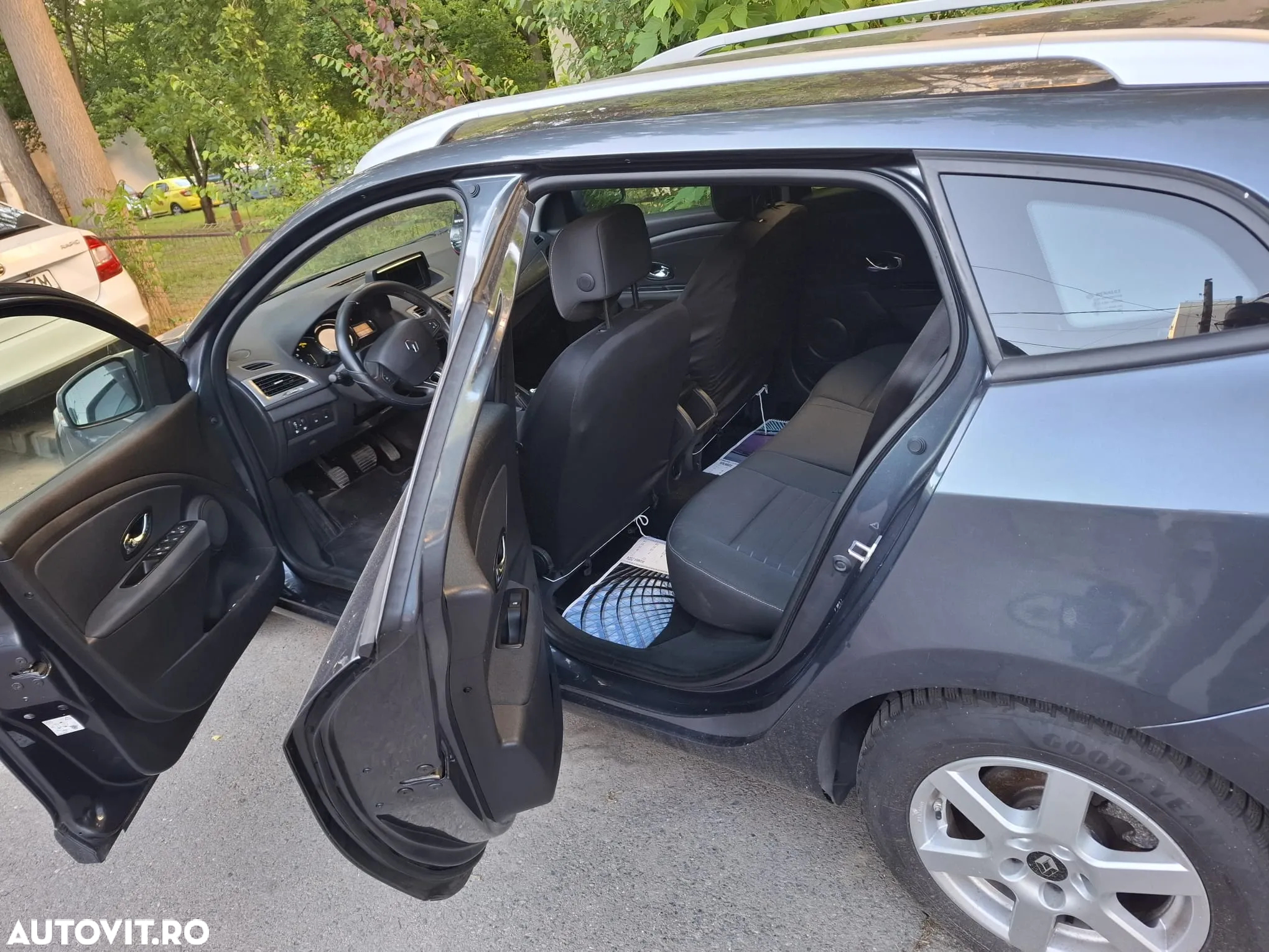 Renault Megane dCi 110 FAP LIMITED - 8