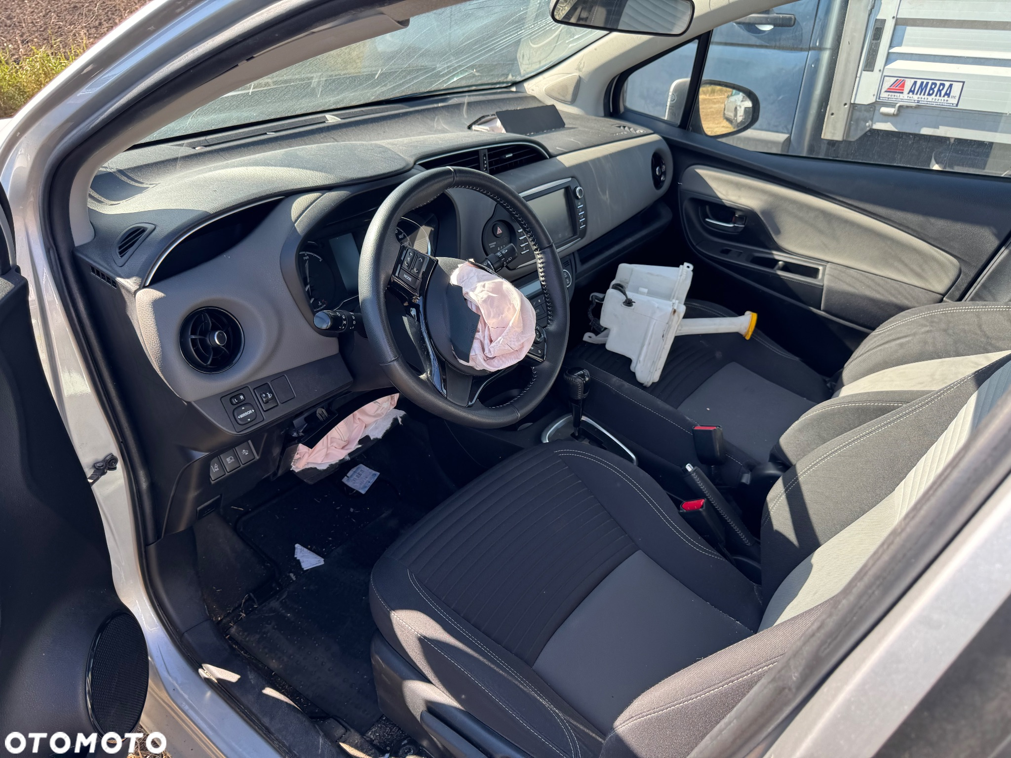 Toyota Yaris Hybrid 100 Active EU6 - 13