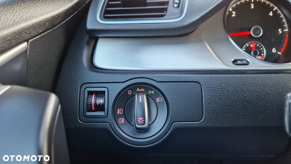 Volkswagen Passat 2.0 TDI 4Motion DSG BlueMotion Tech Highline - 34