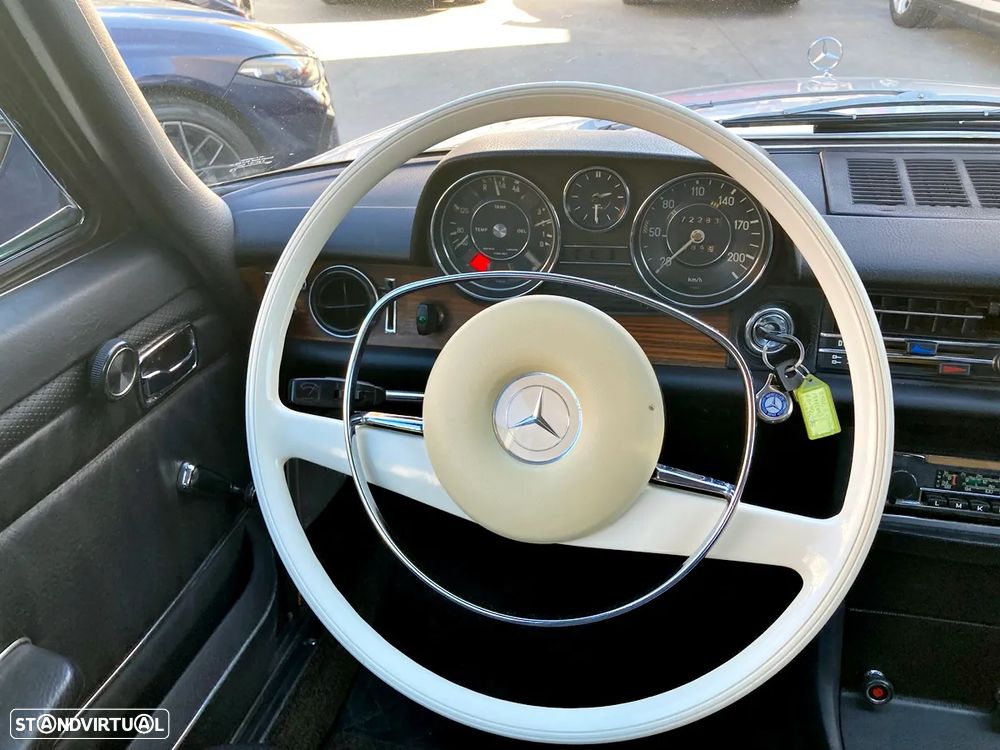 Mercedes-Benz 250 - 13
