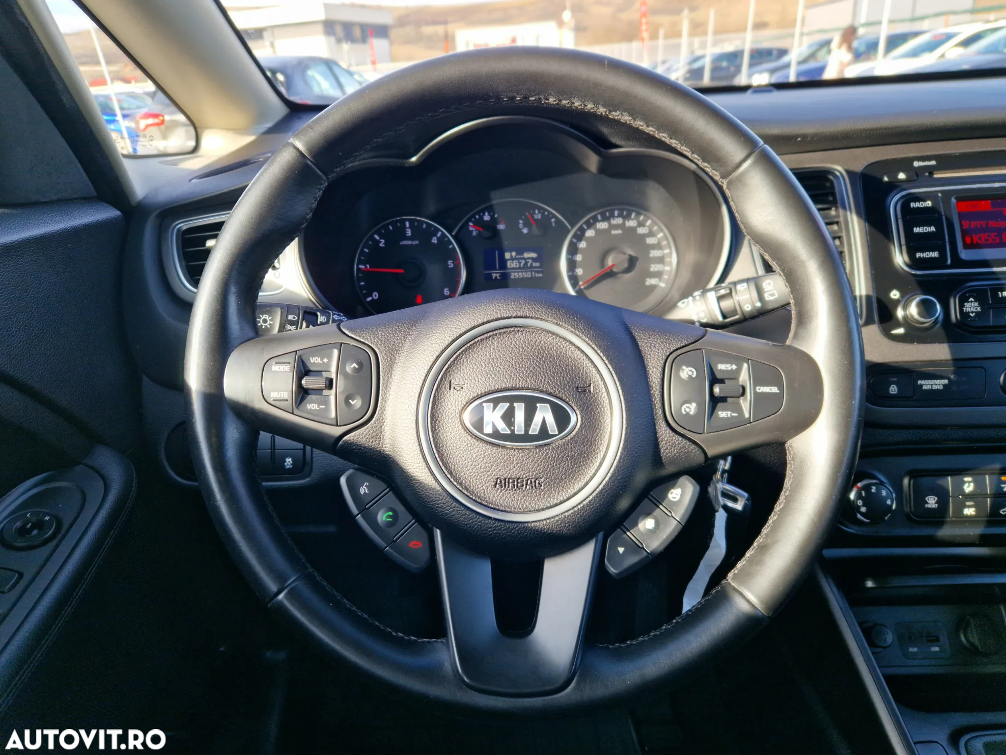 Kia Carens 1.7 CRDi 115 Dream-Team Edition - 18