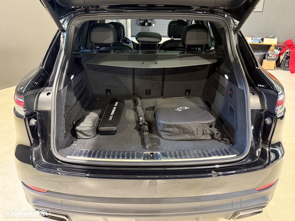 Porsche Cayenne E-Hybrid Platinum Edition - 10
