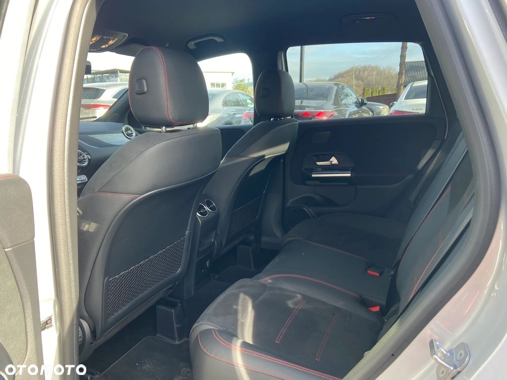 Mercedes-Benz Klasa B 220 4-Matic mHEV AMG Line 8G-DCT - 8