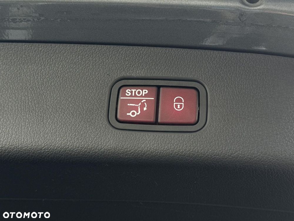 Mercedes-Benz GLC - 24