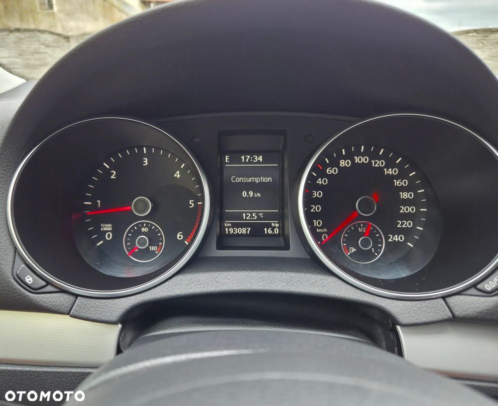 Volkswagen Golf 1.6 TDI DPF Comfortline - 12