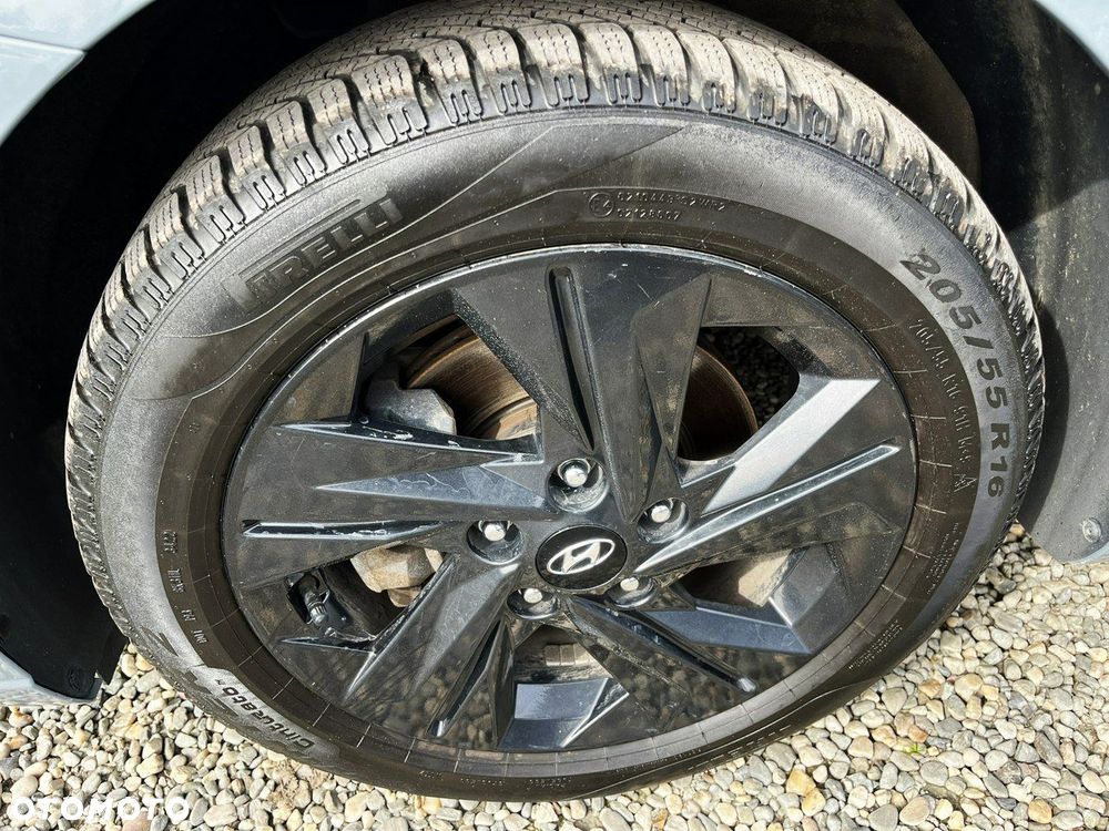 Hyundai Elantra 1.6 Smart CVT - 36