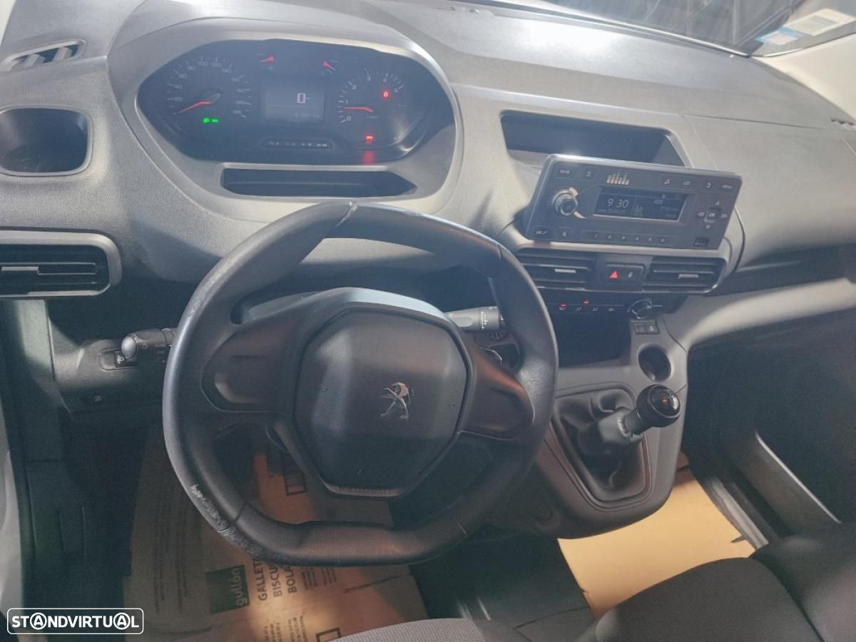 Peugeot Partner 1.5 BLUEHDI  LONG PRO 3 LUGARES C/IVA - 4