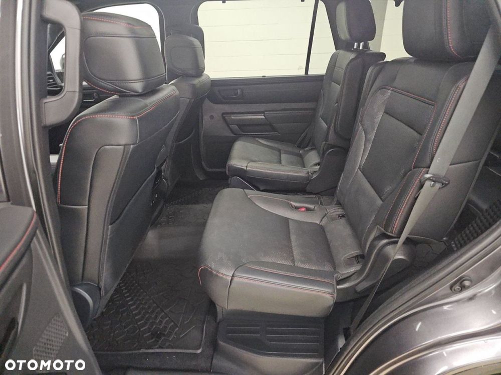 Toyota Sequoia - 16