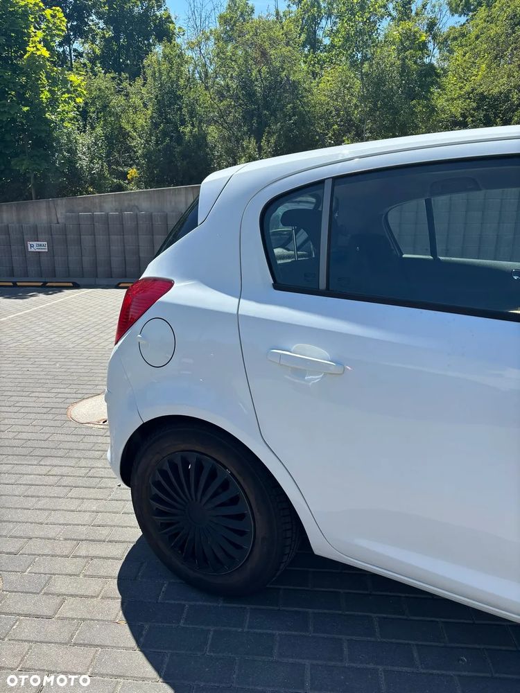 Opel Corsa 1.2 16V Edition / Active - 3