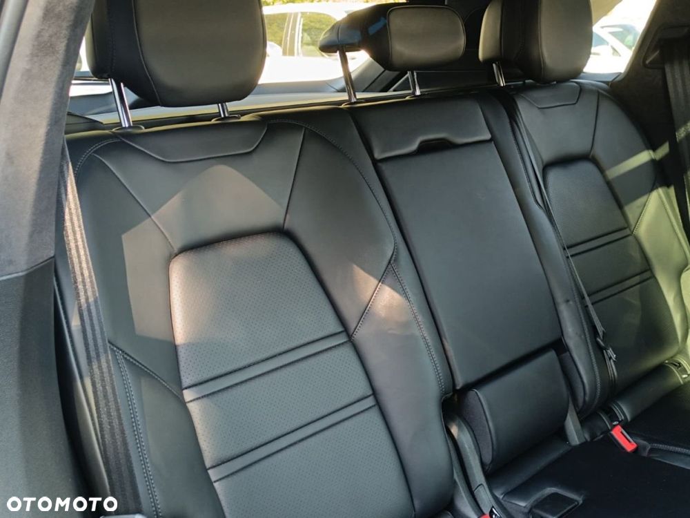 Porsche Cayenne - 24