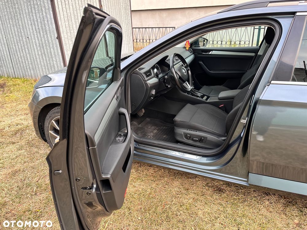 Skoda Superb 2.0 TDI DSG Ambition - 9