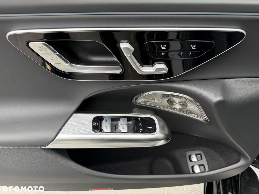 Mercedes-Benz Klasa E ver-amg-53-phev-4--maticplus - 18