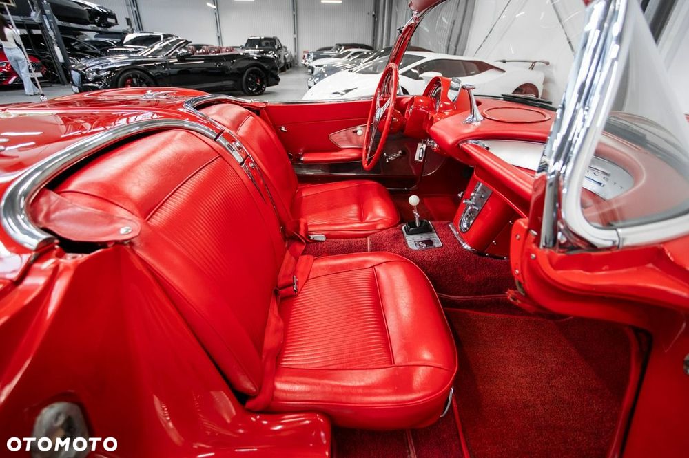 Chevrolet Corvette - 36