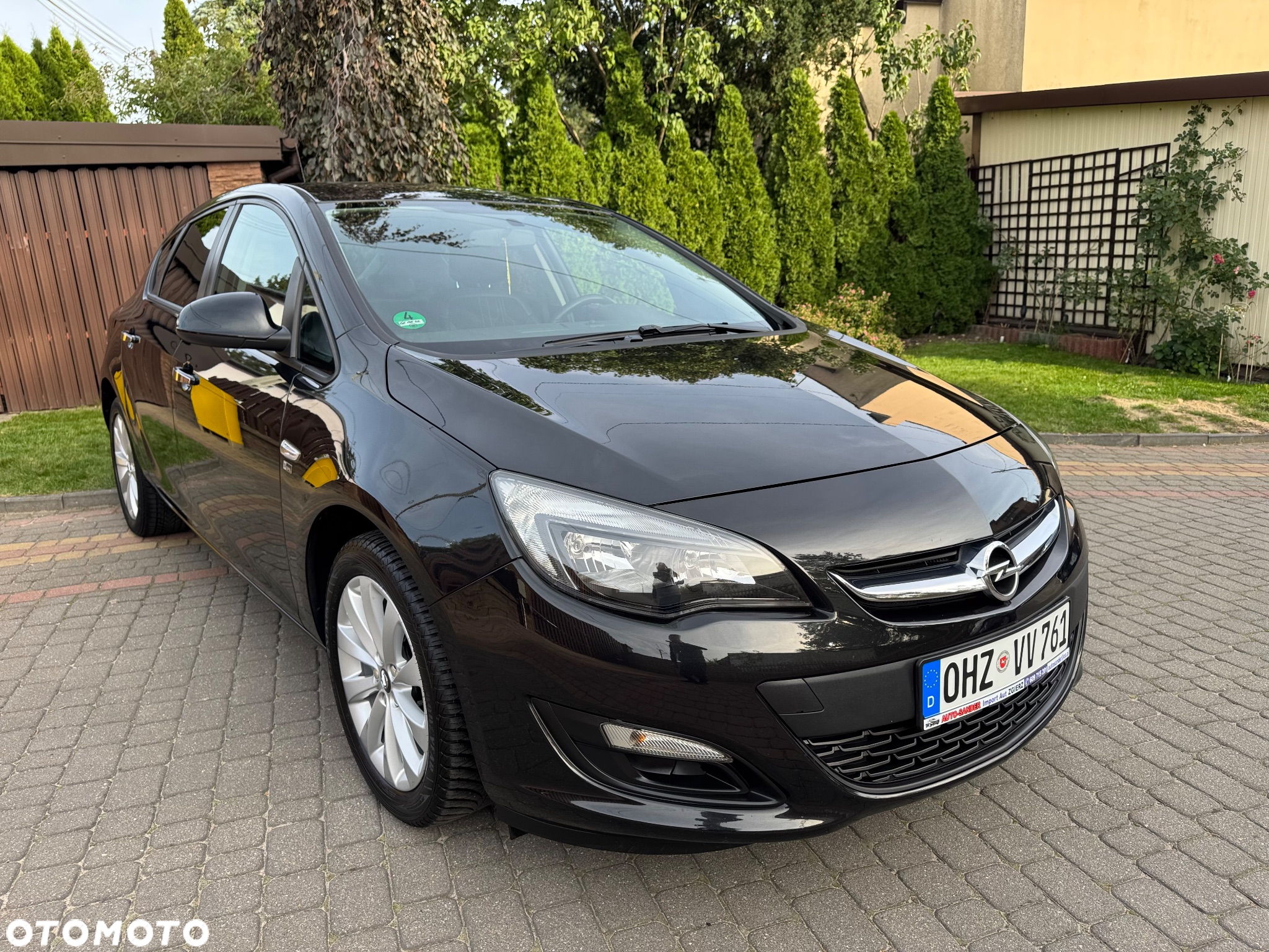Opel Astra 1.4 150 Jahre - 2