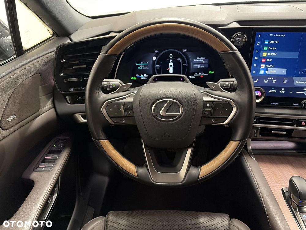 Lexus RX 450h+ Omotenashi - 13