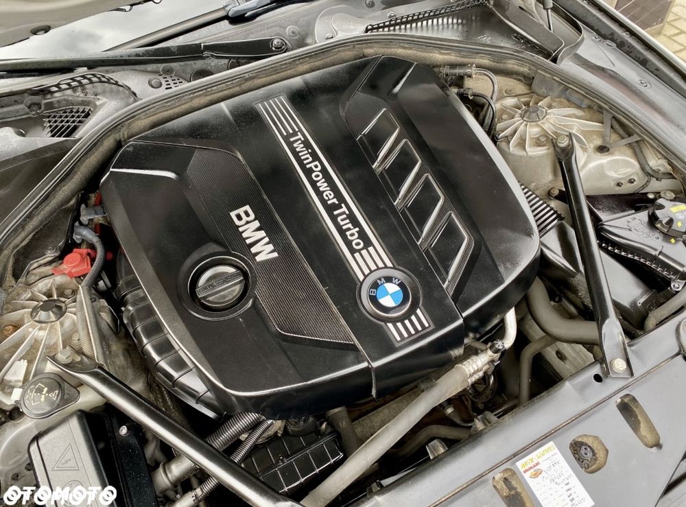 BMW Seria 5 520d xDrive - 12