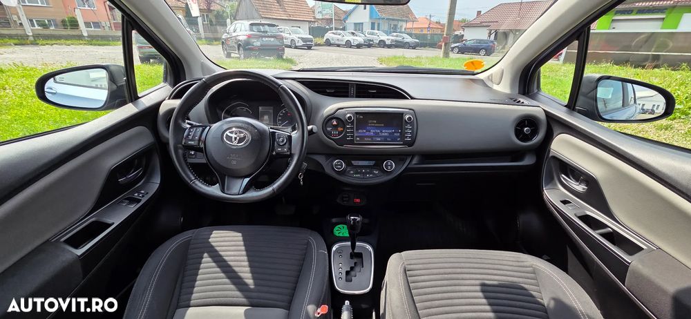 Toyota Yaris 1.5 VVT-i HSD Luna - 19